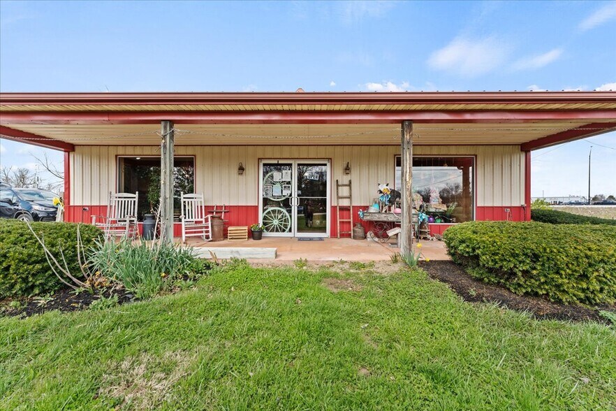 13375 Bank St, Dillsboro, IN à vendre - Photo du bâtiment - Image 3 de 21