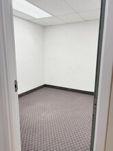 2109 London Line, Sarnia, ON à louer Photo intérieure- Image 1 de 5