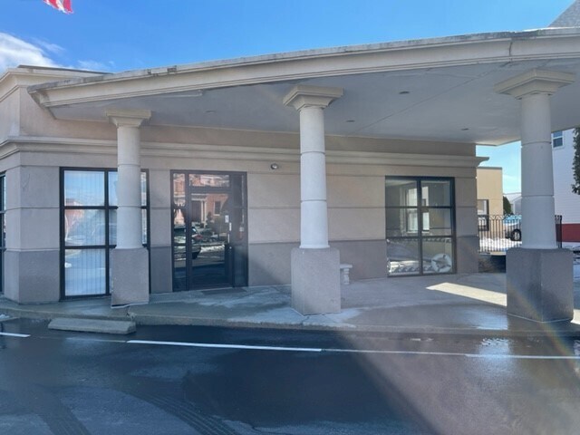 1528 Cranston St, Cranston, RI for sale Building Photo- Image 1 of 1