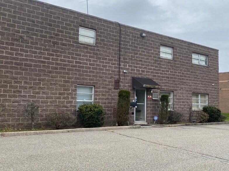 148 Veterans Dr, Northvale, NJ à louer - Photo du bâtiment - Image 2 de 3