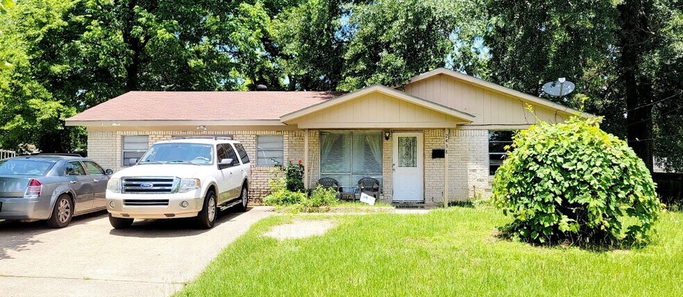 2438 Holley St, Tyler, TX à vendre - Photo principale - Image 1 de 1