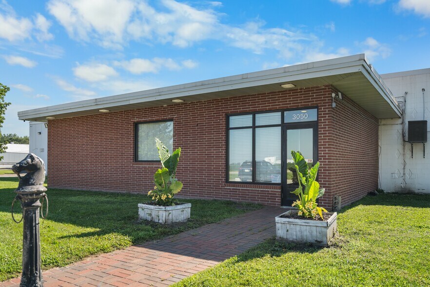 3050 Wagner Rd, Waterloo, IA à vendre - Photo du bâtiment - Image 2 de 39