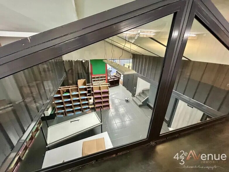 Retail in Saint-Étienne for lease - Interior Photo - Image 3 of 4