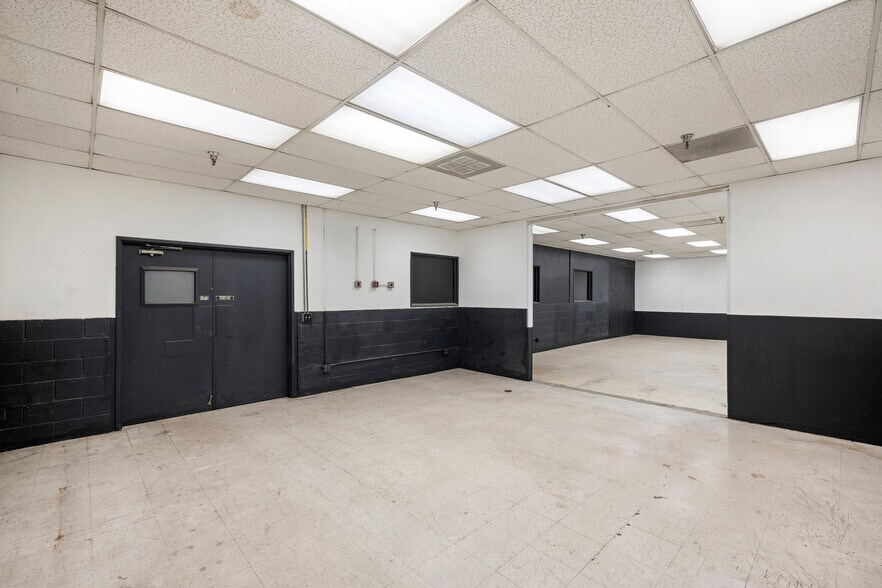 1570 W Mission Blvd, Pomona, CA à louer - Photo du bâtiment - Image 3 de 33