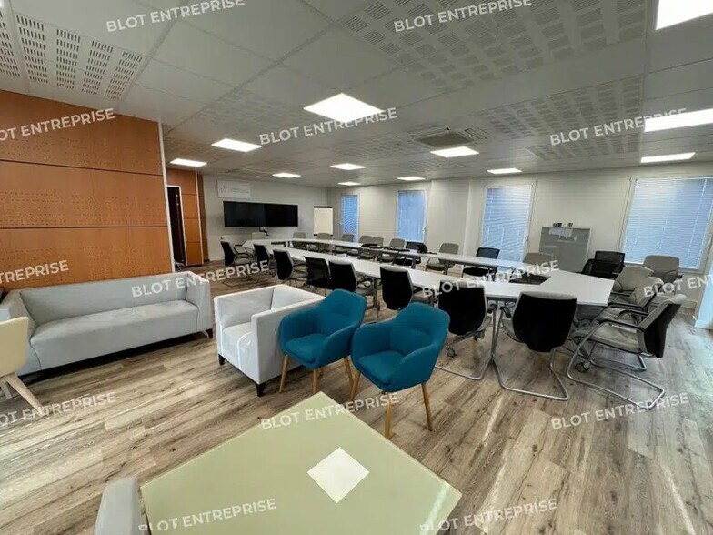 35 Boulevard Albert Einstein, Nantes à vendre - Photo du bâtiment - Image 2 de 13
