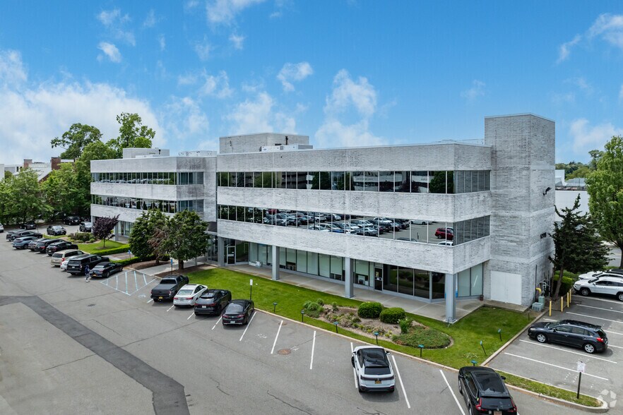 1205 Franklin Ave, Garden City, NY à louer - Photo principale - Image 2 de 6