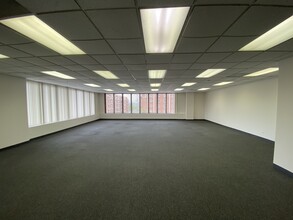 8001 Lincoln Ave, Skokie, IL for lease Interior Photo- Image 2 of 4