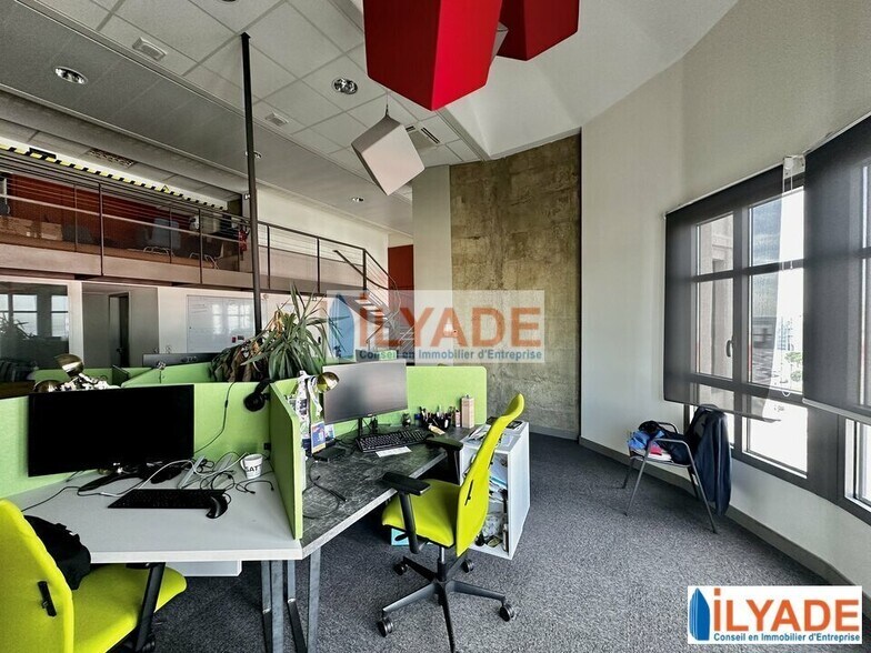 Bureau dans Marseille à louer - Photo du bâtiment - Image 2 de 12