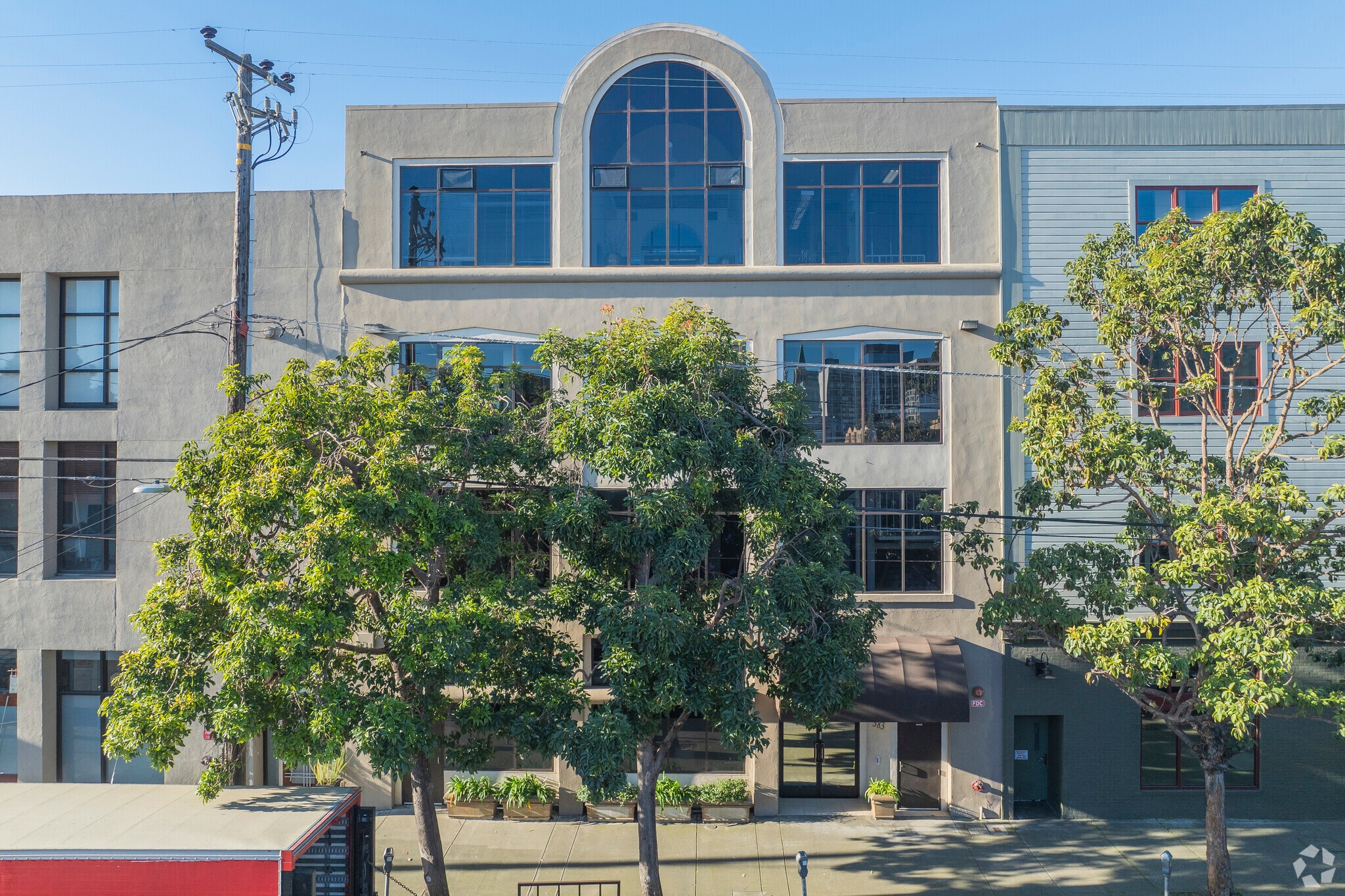 383 4th St, Oakland, CA à louer Photo principale- Image 1 de 6