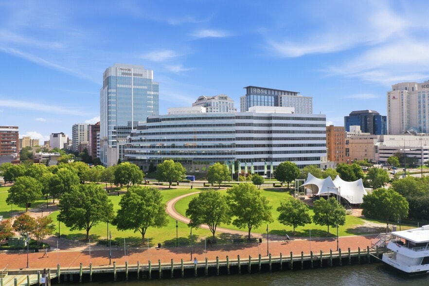 101 W Main St, Norfolk, VA for lease - Building Photo - Image 1 of 21