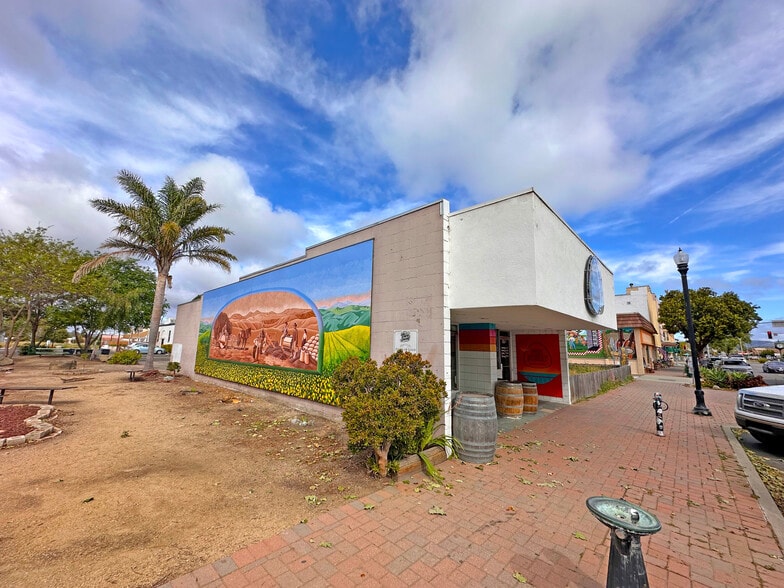 113 S H St, Lompoc, CA à vendre - Photo du bâtiment - Image 3 de 12
