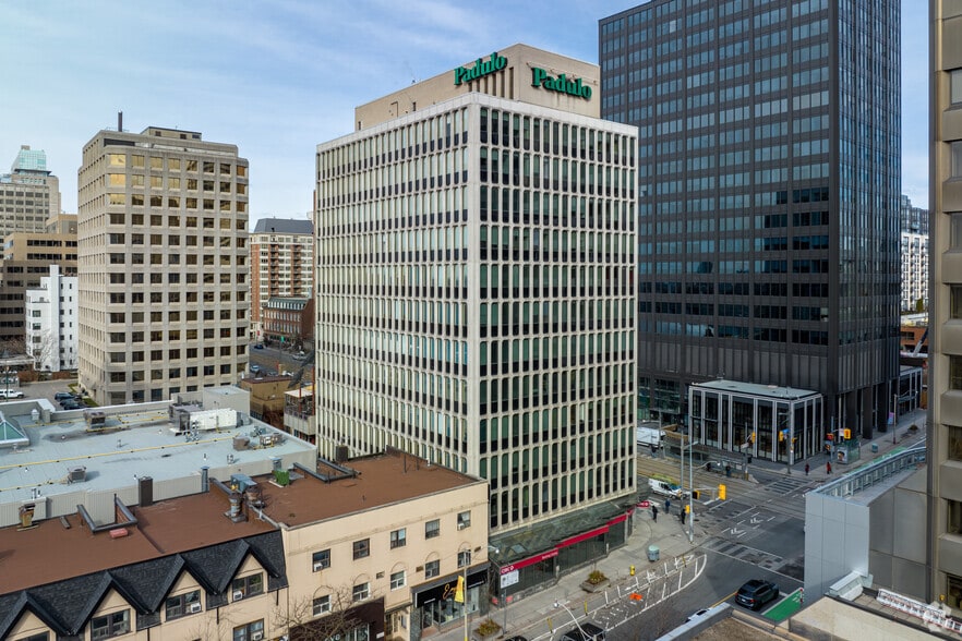 1 St Clair Ave W, Toronto, ON for lease - Building Photo - Image 2 of 6