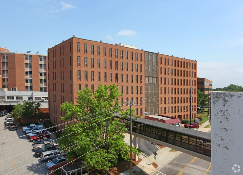 2660 10th Ave S, Birmingham, AL à louer - Photo du bâtiment - Image 3 de 3