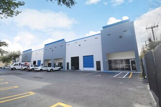 955 NW 159th Dr, Miami, FL for lease Building Photo- Image 2 of 2