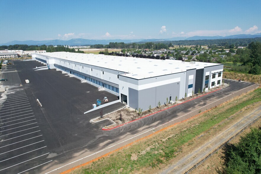 4100 152nd St NE, Marysville, WA à louer - Photo du bâtiment - Image 2 de 4