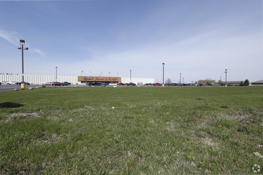 1400 W Main St, Watertown, WI à vendre - Photo du bâtiment - Image 2 de 4