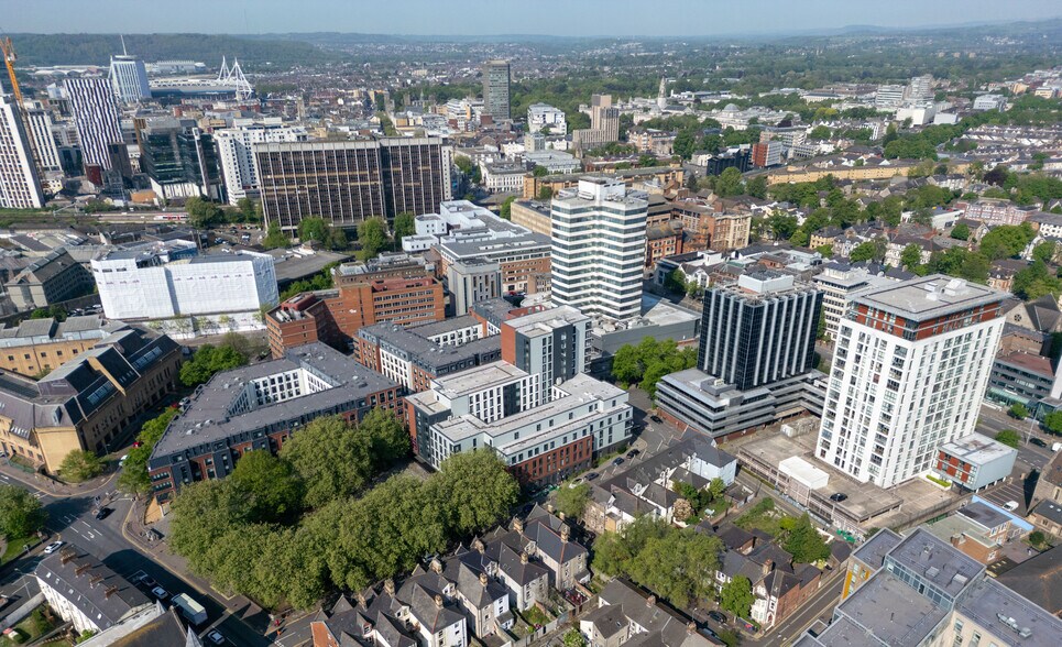 30-36 Newport Rd, Cardiff à vendre - Photo du bâtiment - Image 2 de 7