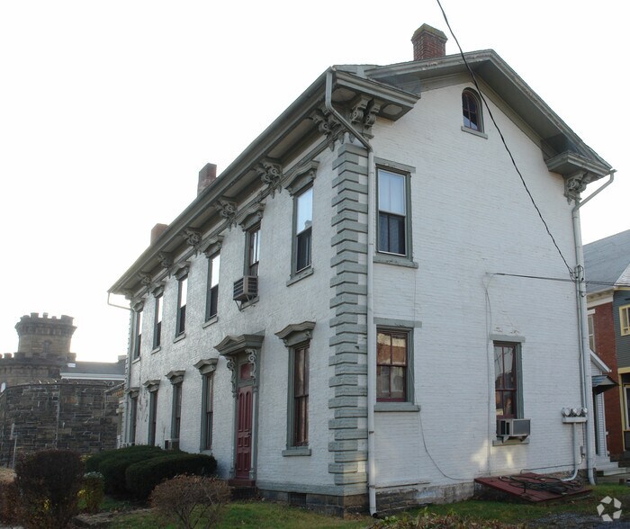 160 Arch St, Sunbury, PA à louer - Photo du bâtiment - Image 3 de 3