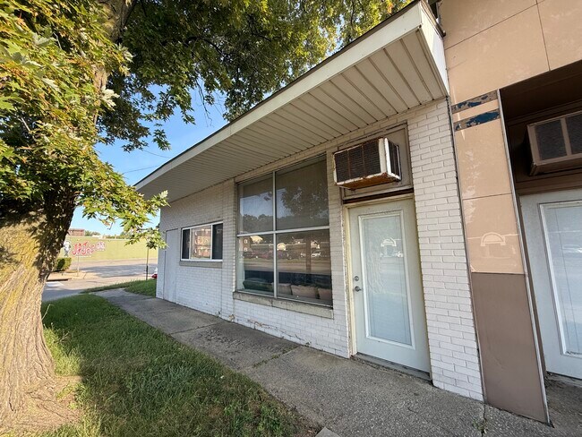 Plus de détails pour 4324 Monroe St, Toledo, OH - Commerce de détail à vendre