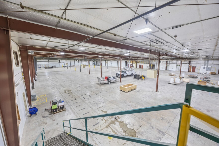 3931 37th Ave SW, Fargo, ND for sale - Interior Photo - Image 2 of 19