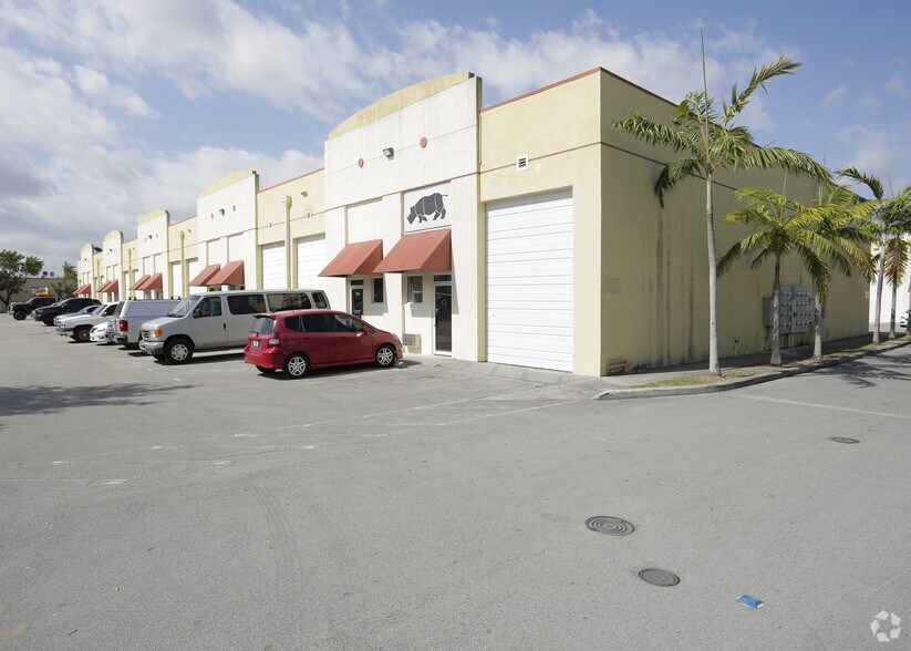 14262 SW 140th St, Miami, FL à louer - Photo du bâtiment - Image 3 de 3