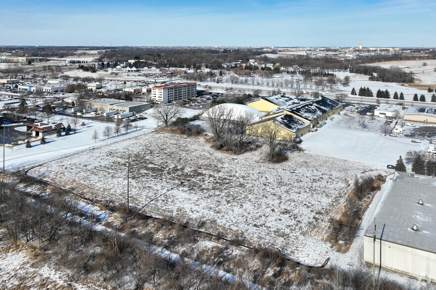 2136 NW 108th St, Clive, IA for lease - Building Photo - Image 2 of 3