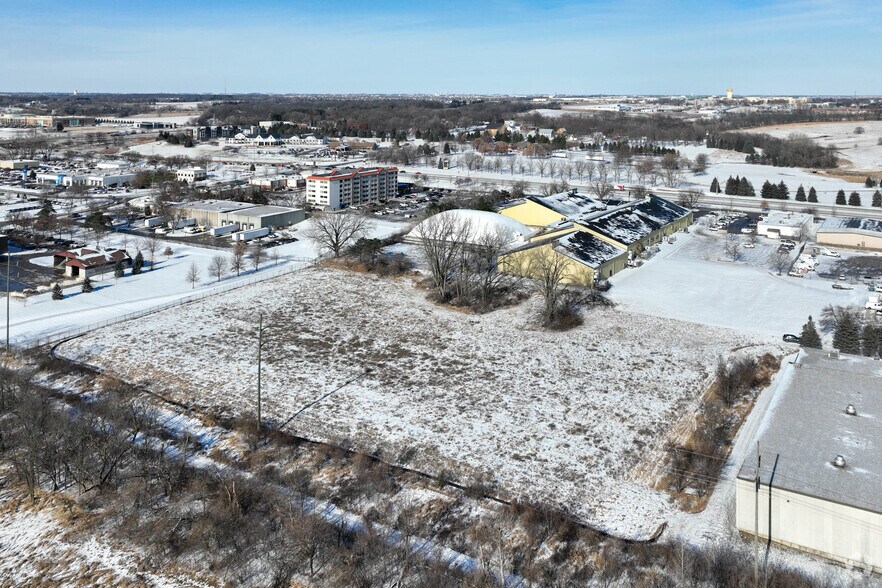 2136 NW 108th St, Clive, IA à louer - Photo du bâtiment - Image 2 de 3