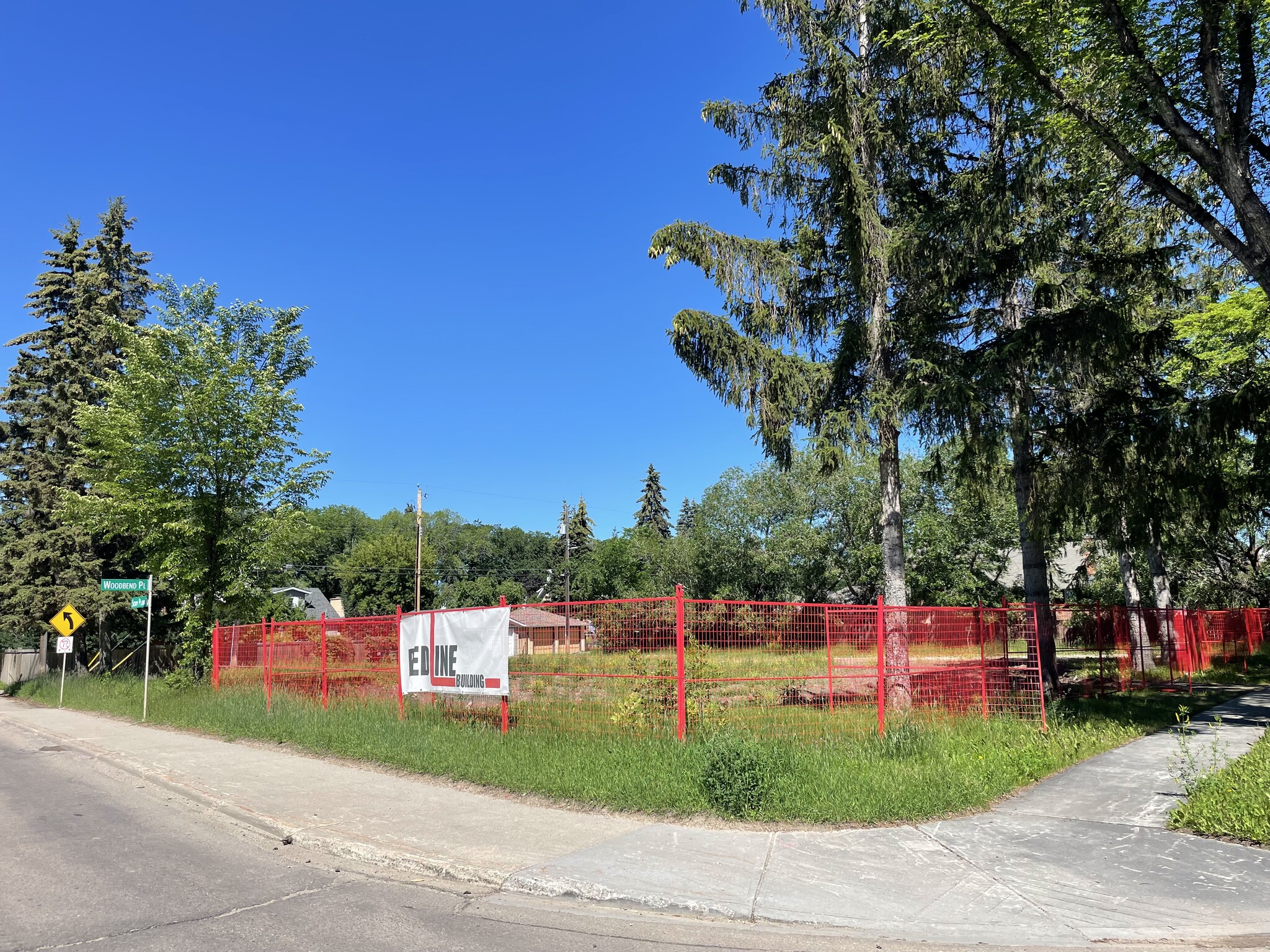 10504 128 St NW, Edmonton, AB for sale Primary Photo- Image 1 of 6