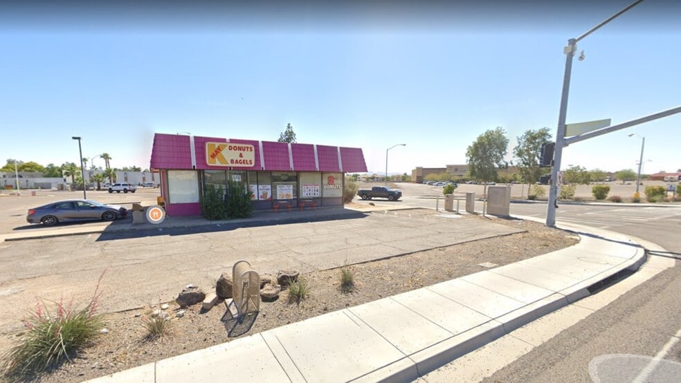 Freestanding Properties For Sale portfolio of 2 properties for sale on LoopNet.ca - Building Photo - Image 3 of 8