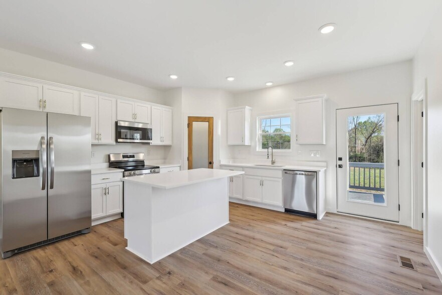 231 Amos Cir, Lafayette, TN à vendre - Photo intérieure - Image 3 de 3