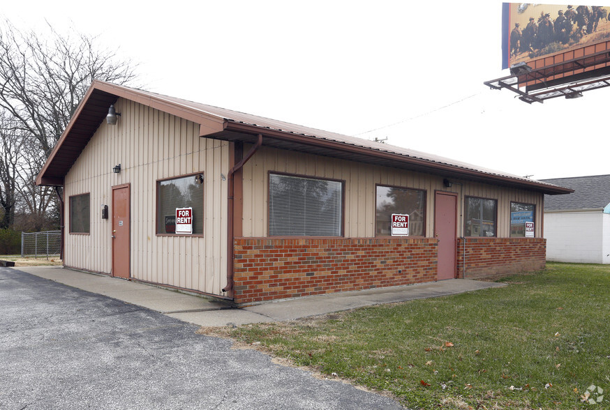 1935 N 3rd St, Terre Haute, IN à vendre - Photo principale - Image 1 de 2