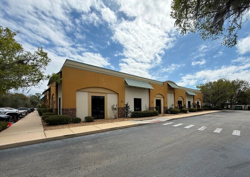 725 W Granada Blvd, Ormond Beach, FL à vendre - Photo du bâtiment - Image 2 de 3