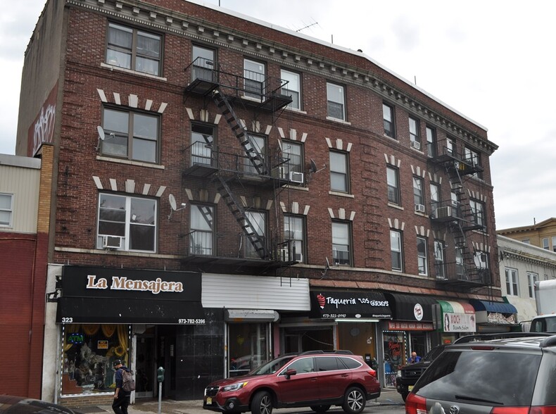 323-327 Main St, Paterson, NJ for sale - Building Photo - Image 1 of 1