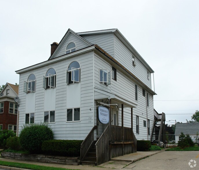 731-733 Lincoln Ave, Erie, PA à vendre - Photo principale - Image 1 de 3