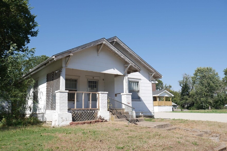 501 S Topeka St, El Dorado, KS à vendre - Photo du bâtiment - Image 2 de 27