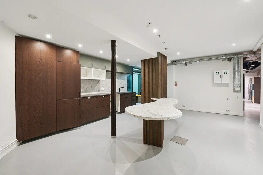 205 Rue Du Faubourg Saint-Martin, Paris à louer - Photo intérieure - Image 3 de 14