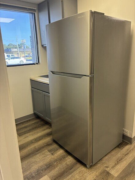 103-107 Lewis St, Fort Walton Beach, FL à louer - Photo du bâtiment - Image 2 de 13