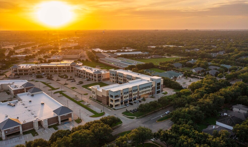 4899 Highway 6, Missouri City, TX for lease - Building Photo - Image 3 of 9