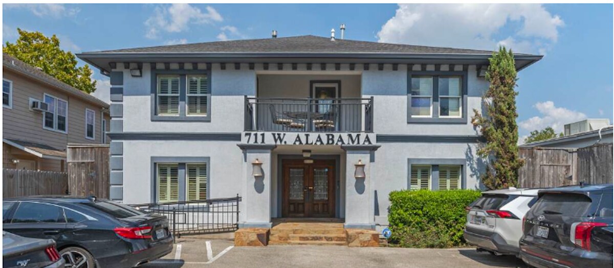 711 W Alabama St, Houston, TX à louer Photo du bâtiment- Image 1 de 7