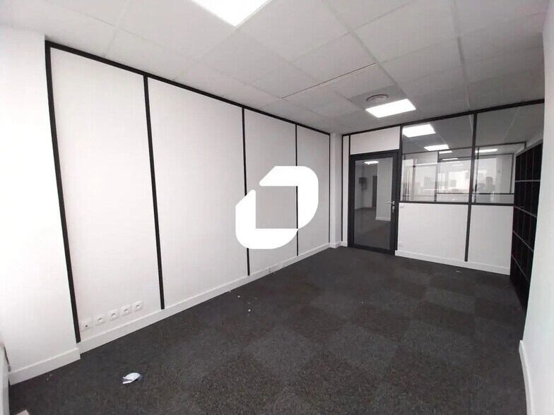 Office in Rosny-sous-Bois for lease - Interior Photo - Image 1 of 18