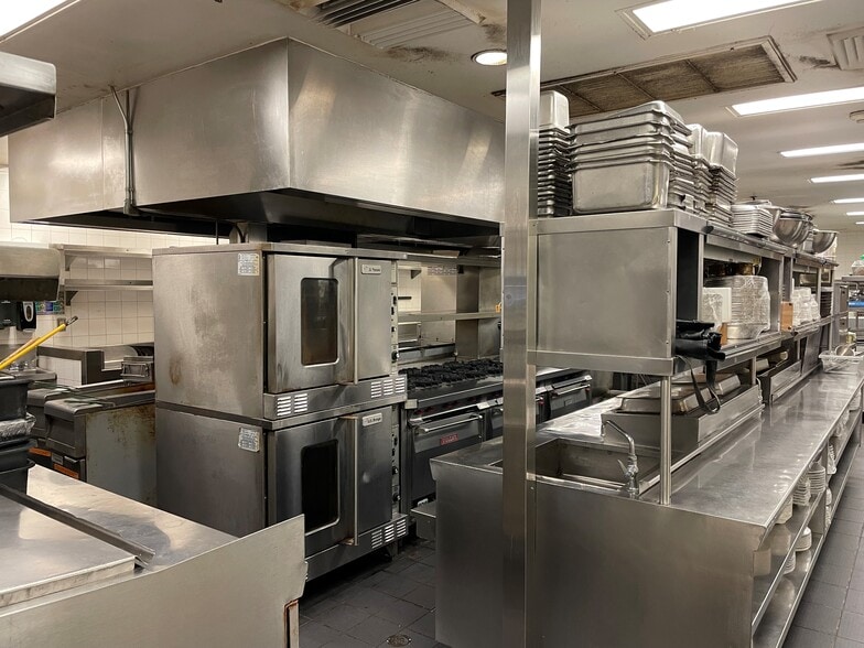 1300 St Charles Ave, New Orleans, LA for sale - Building Photo - Image 3 of 32