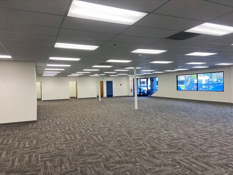 48507 Milmont Dr, Fremont, CA à louer - Photo du bâtiment - Image 3 de 5