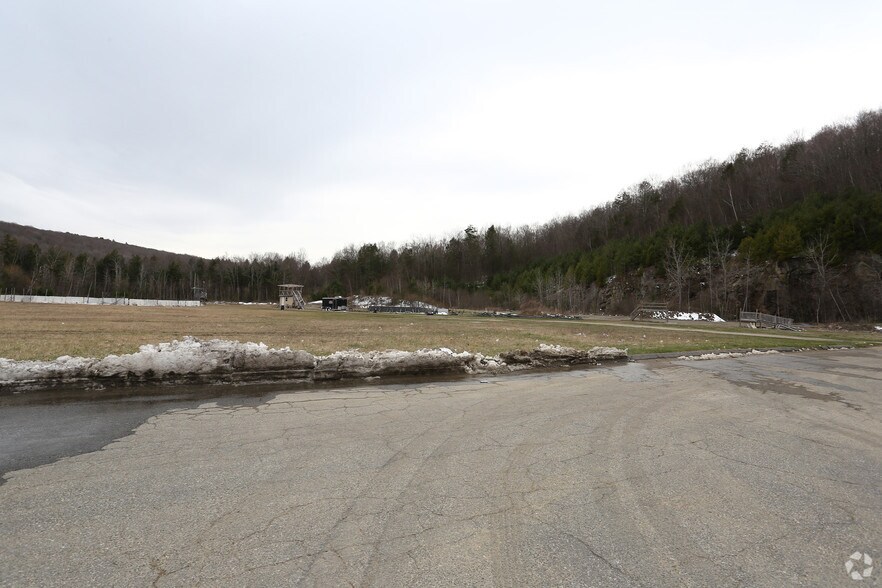 200 New Hartford Rd, Winsted, CT à vendre - Photo principale - Image 3 de 4