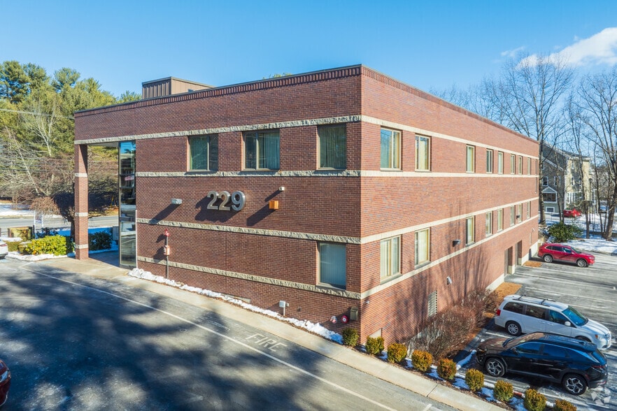 229 Billerica Rd, Chelmsford, MA for lease - Building Photo - Image 2 of 5