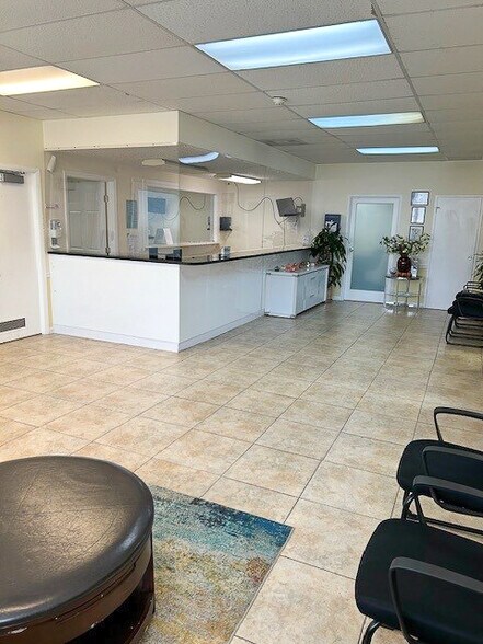 1401 SW 1st St, Miami, FL à louer - Photo du bâtiment - Image 2 de 4