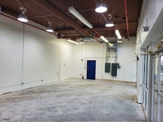 Plus de détails pour 901 N Miami Beach Blvd, North Miami Beach, FL - Commerce de détail à louer
