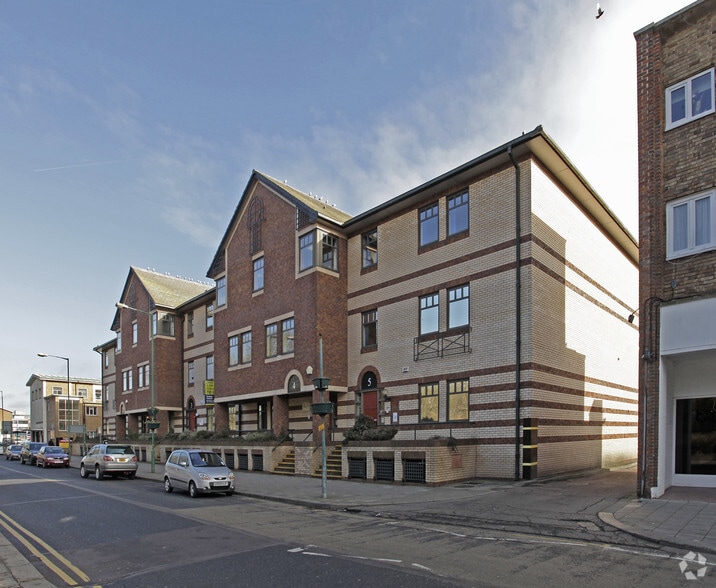 Waterhouse St, Hemel Hempstead à louer - Photo principale - Image 1 de 5