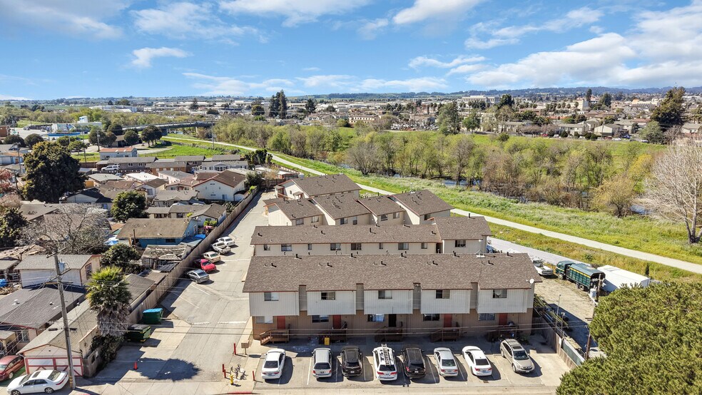 113-119 Gonda St, Watsonville, CA à vendre - Aérien - Image 3 de 23