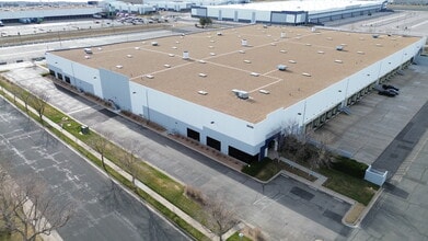 20321-20431 E 35th Dr, Aurora, CO à louer Photo du bâtiment- Image 2 de 3