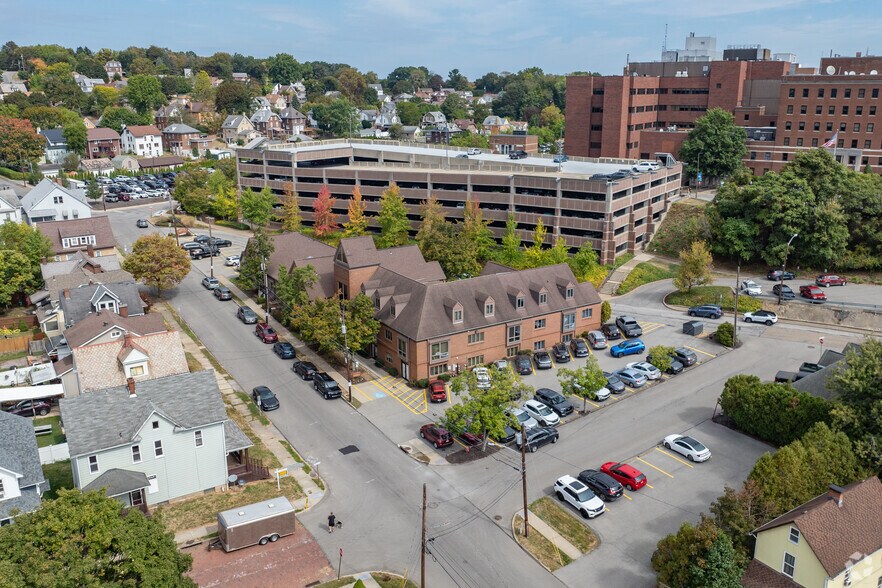 901 E Brady St, Butler, PA à louer - Aérien - Image 1 de 5